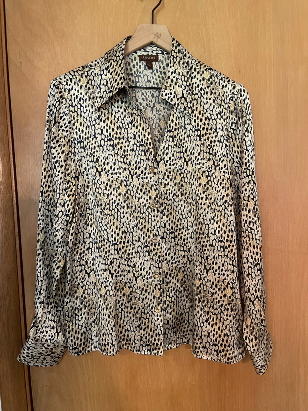 100% Silk Tesori Spotted Button Down Blouse Size L